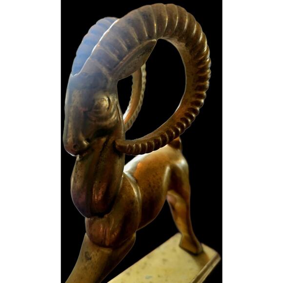 Vintage MCM Brass Ibex Or Ram Collectoble Decorative Figurine. 9" L x 8.5" tall. - Picture 4 of 13